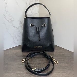Michael Kors Mercer 2way Bucket Crossbody